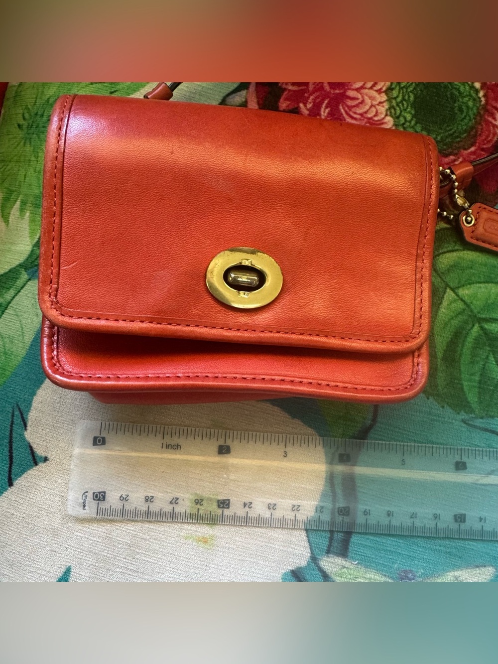 Vintage Coach Coral Orange Leather Crossbody Bag Gold Hardware Adjustable Strap